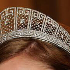 Victoria Crown 30 Carat Rose Cut Diamond 108.15 Gms 925 Sterling Silver