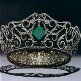 Queen Crown 38.08 Carat Rose Cut Diamond & Emerald 115.85 Gms 925 Sterling Silver
