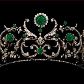 Bridal Crown 25.5 Carat Rose Cut Diamond & Emerald 68.68 Gms 925 Sterling Silver