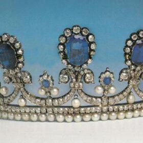 Pearl Tiara 37 Carat Rose Cut Diamond & Blue Sapphire, Pearl 65 Gms 925 Sterling Silver