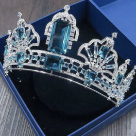 Birthday Crown 68.1 Carat Round Brilliant Diamond & Blue Topaz 73.85 Gms 14K Gold