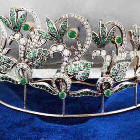 Birthday Crown 14.95 Carat Rose Cut Diamond & Emerald 52.5 Gms 925 Sterling Silver