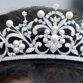 Pearl Tiara 18.41 Carat Round Brilliant Diamond & Pearl 56.5 Gms 14K Gold