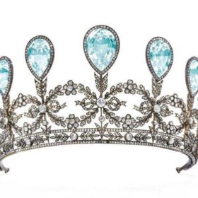 wedding Crown 19.65 Carat Rose Cut Diamond & 68 Carat Blue Topaz 76.8 Gms 925 Sterling Silver