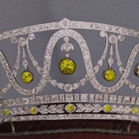 wedding Crown 42.5 Carat Rose Cut Diamond & yellow sapphire 119.8 Gms 925 Sterling Silver