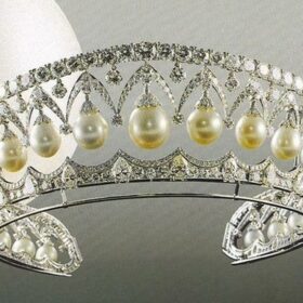 wedding Crown 13.9 Carat Rose Cut Diamond & 75 Carat Pearl 65.25 Gms 925 Sterling Silver