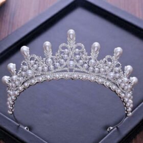 wedding Crown 61.4 Carat Round Brilliant Diamond & Pearl 55.4 Gms 14K Gold