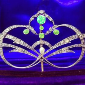 Birthday Crown 13.45 Carat Rose Cut Diamond & Pearl, Peridot 47.8 Gms 925 Sterling Silver