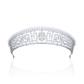Princess Crown 600 Pcs Cubic Zirconia Diamond & 53 Carat Pearl 70 Gms 925 Sterling Silver