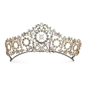 Casual 39.72 Carat Diamond 925 Sterling Silver Royal Crown