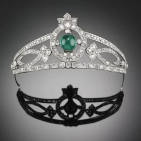 Beautiful 18.5 Carat Diamond Emerald 55.5 Gms 14Kt White Gold Queen Crown